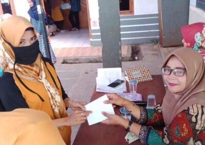 Pembagian Insentif Kader Pos Yandu Untuk Menambah Motivasi Pelayanan Kepada Masyarakat