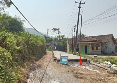 Peningkatan Jalan Beton Babakan–Cipeundeuy Tingkatkan Akses dan Kenyamanan Masyarakat
